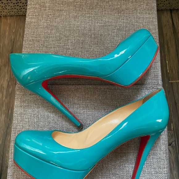 Christian Louboutin Bianca pumps size 40.5 great condition. - Picture 6 of 6